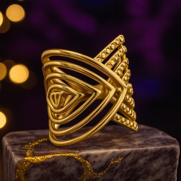 🆕️ Glamorous Geometric 18K Gold Plated Fashion Ring Adjustable & Dazzling - Picture 3 of 12